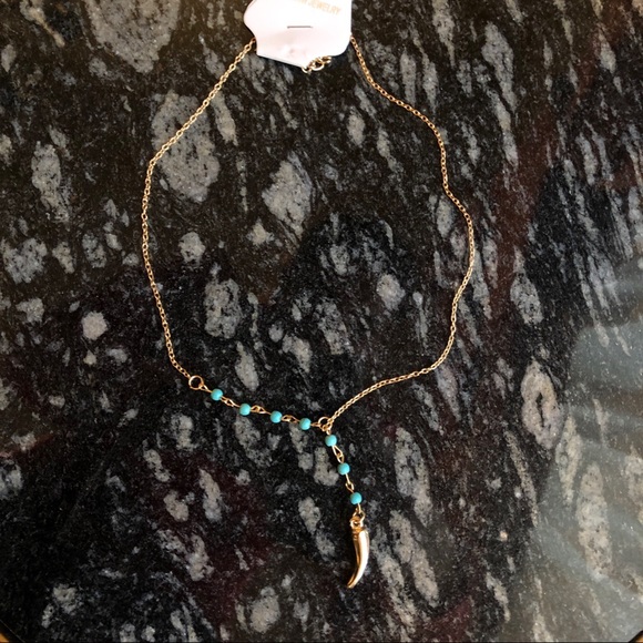 🌟New Gold Horn Necklace🌟 - Picture 2 of 4